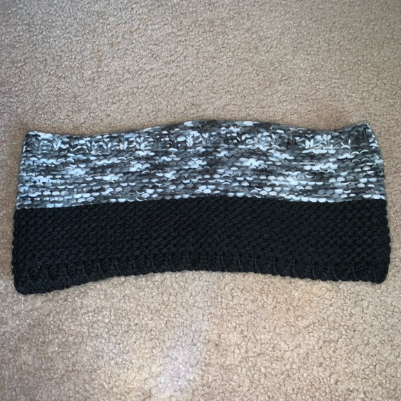 Scarf - Picture 1 of 2